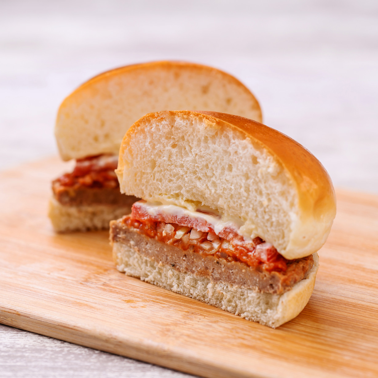 ちゅらとまとのミートソースバーガー